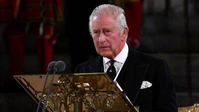Король Карл III впервые выступил в британском парламенте