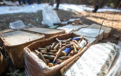 "Ленд-лиз" от россиян: пограничники показали найденное оружие в Харьковской области