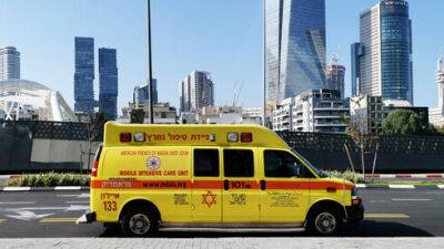 Тяжелая авария в центре Тель-Авива: автомобиль вылетел на тротуар и сбил пешеходов