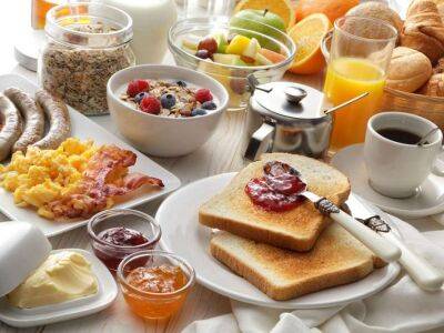 Чи справді щільний сніданок допомагає схуднути, з'ясували вчені