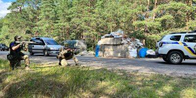 Пограничники показали, как зачищали Волчанск от следов российской оккупации — видео