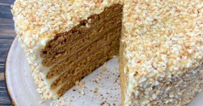 Медовик без выпечки: рецепт вкуснейшего торта со сметанным кремом