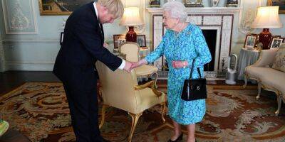 За три дня до ее смерти. Борис Джонсон рассказал о своей последней встрече с королевой Елизаветой II