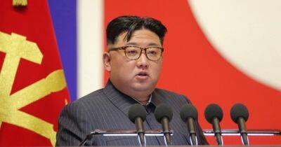 В Сети обсуждают таинственную компаньонку диктатора КНДР Ким Чен Ына