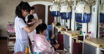 "Пропаганда индивидуализма": в КНДР объявили войну частным парикмахерским