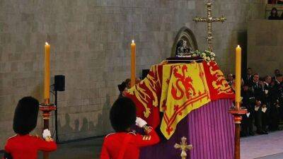 Прощание с Елизаветой II в Вестминстере: круглосуточная прямая трансляция