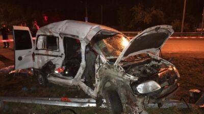 На трассе Киев-Чоп произошло ДТП с военным автомобилем: погибли три женщины и ребенок