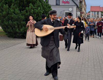 Уличный музыкальный спектакль «Гекумен» возвращается в Вильнюс