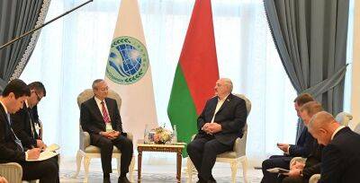 Александр Лукашенко прибыл в конгресс-центр в Самарканде на саммит ШОС