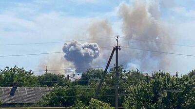 "Бавовна" у центрі Херсона: у мережі з'явилися кадри потужного вибуху