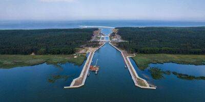 В обхід Росії: Польща побудувала судноплавний канал через Віслінську косу