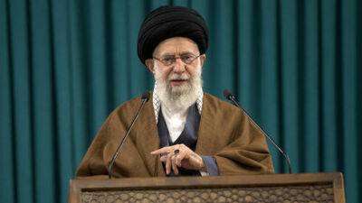 СМИ: аятолла Хаменеи тяжело болен