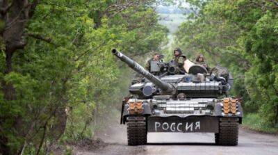 В Мариуполе зафиксировали движение колонны российских танков в направлении Донецка