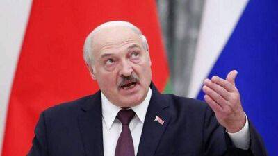 Лукашенко решил побряцать чужим "ядерным оружием": говорит, что мир трещит по швам
