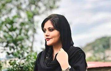 Аля Хаменеи - Амини Махсы - В Иране вспыхнули массовые протесты из-за гибели 22-летней девушки, которая неправильно носила хиджаб - charter97.org - Израиль - Белоруссия - Иран - Тегеран - Курдистан