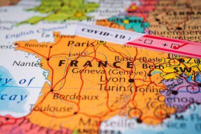 Во Франции этой осенью ждут 8-ю волну пандемии