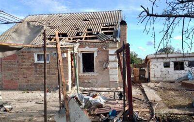 Россия атаковала жилые дома под Никополем, сбросив 60 снарядов: есть погибшие и раненые
