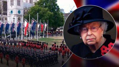 Тысячи британцев пришли провести Елизавету II в последний путь: видео из дрона