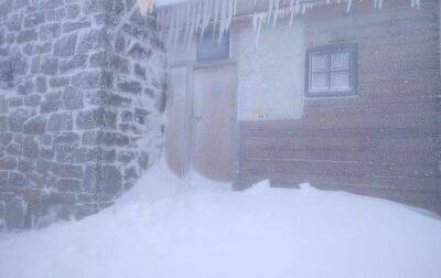 В Карпатах уже 40 сантиметров снега (ФОТО)