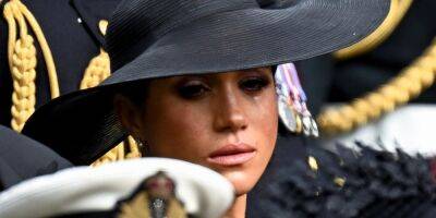 В трауре. Меган Маркл расплакалась на похоронах Елизаветы II