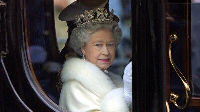 На память: семья Елизаветы II опубликовала подборку ее снимков и последнее фото королевы
