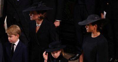 Меган Маркл и Кейт Миддлтон надели особенные жемчужные украшения на похороны королевы