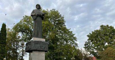 В Резекне начали административный процесс по делу о "прощании" с памятником "Алеша"