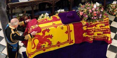 Королеву Елизавету II похоронили рядом с принцем Филиппом