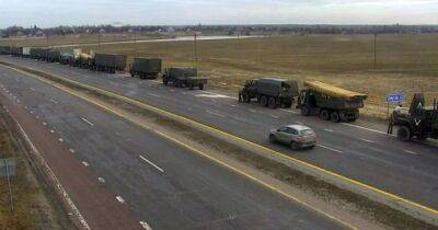 Двигаются в сторону Бердянска: в Мариуполе заметили колонну российских танков