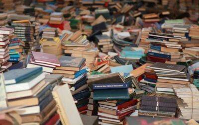 Киевляне сдали на макулатуру 25 тонн российских книг на авто для ВСУ - korrespondent.net - Украина - Киев - Ровно