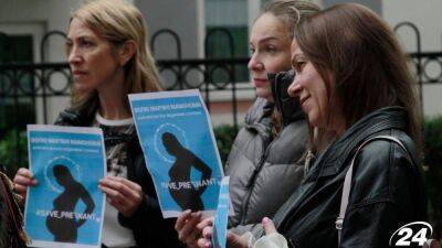 Россияне отказываются обменивать пленных женщин из "Азовстали" – даже беременных