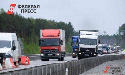 В Казахстане стали задерживать российские грузовики с товаром