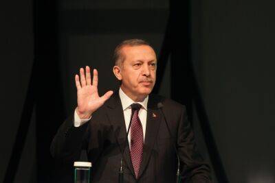 Эрдоган собирается в Израиль и яростно осуждает антисемитизм