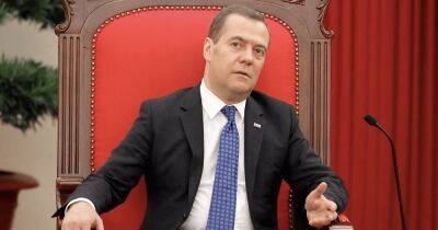 Медведев заявил, что присоединение Донбасса к РФ будет носить "необратимый характер"