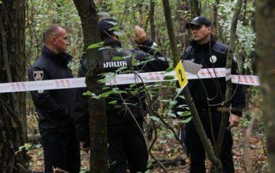 Под Бучей нашли еще два тела казненных украинцев
