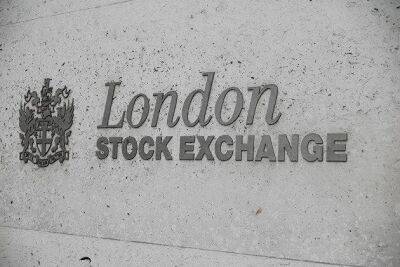 Британский индекс FTSE 100 вырос во главе с акциями банков и сырьевых компаний во вторник