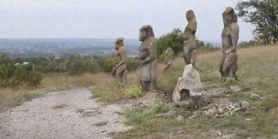 «Не пережили нашествия варваров». Россияне разбили каменных половецких баб на горе Кременец в Изюме