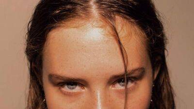 Как достичь эффекта мокрых волос: 3 способа сделать прическу, как у звезд