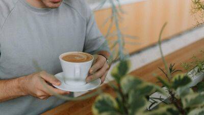 Почему нельзя пить кофе перед шоппингом: результаты интересного наблюдения