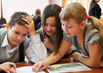 Правительство Латвии подготовит план отказа от русского языка в школах