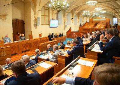 Сенат Чехии поддержал введение «потолка» цен на электроэнергию и газ