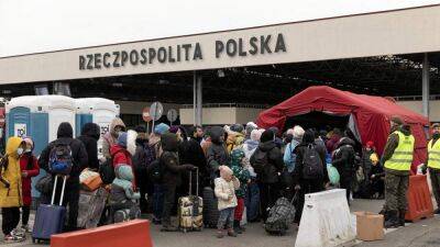Сохраняется энтузиазм или растет отвращение: что поляки думают о пребывании украинцев в Польше