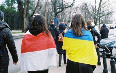 Кардинальні зміни. Що думають українці про поляків, німців та росіян: опитування