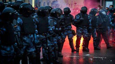 В Москве правоохранителей срочно вызывают на работу из-за возможных "антимобилизационных" митингов