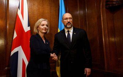 Шмыгаль обсудил с Трасс поставки оружия и возобновление Украины