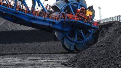 Загнаны в уголь: Европа ослабила санкции против российского топлива
