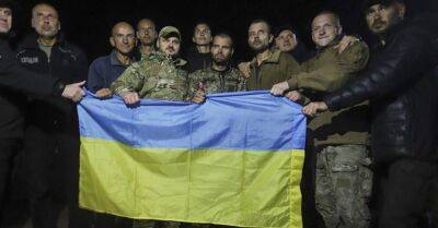 Украина обменяла Медведчука и 55 россиян на больше 200 своих пленных, в том числе пять командиров с "Азовстали"