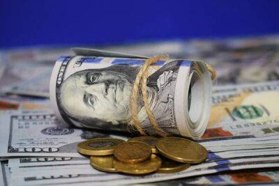Международный рынок: Доллар дорожает к большинству валют