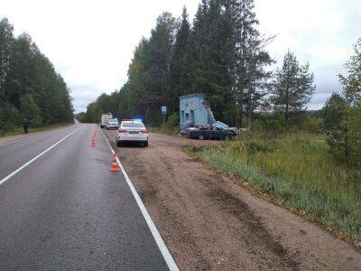 В Тверской области водитель погиб, врезавшись в автобусную остановку