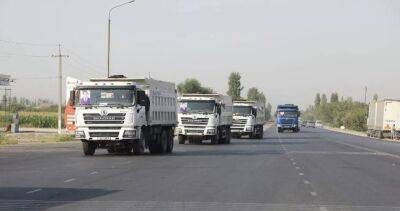 Власти Таджикистана направили в Согд 45 грузовиков гумпомощи